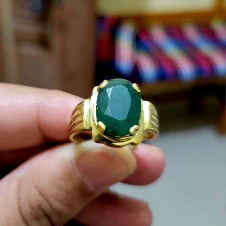 প্রাকৃতিক রত্ন পাথরের আংটি: পান্না রত্ন
