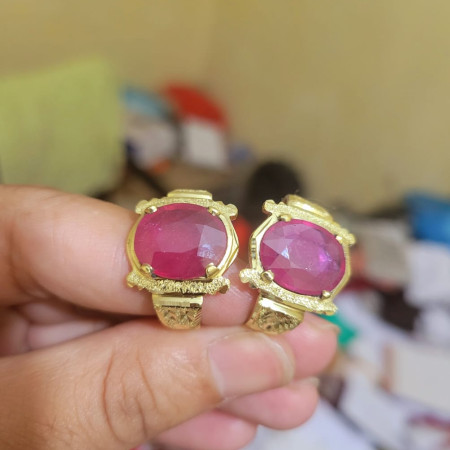 প্রাকৃতিক রত্ন পাথরের আংটি : রত্নের রাজা রুবি।