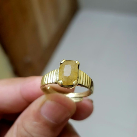 প্রাকৃতিক রত্ন : শ্রীলংকান বা সিলোনি পোখরাজ